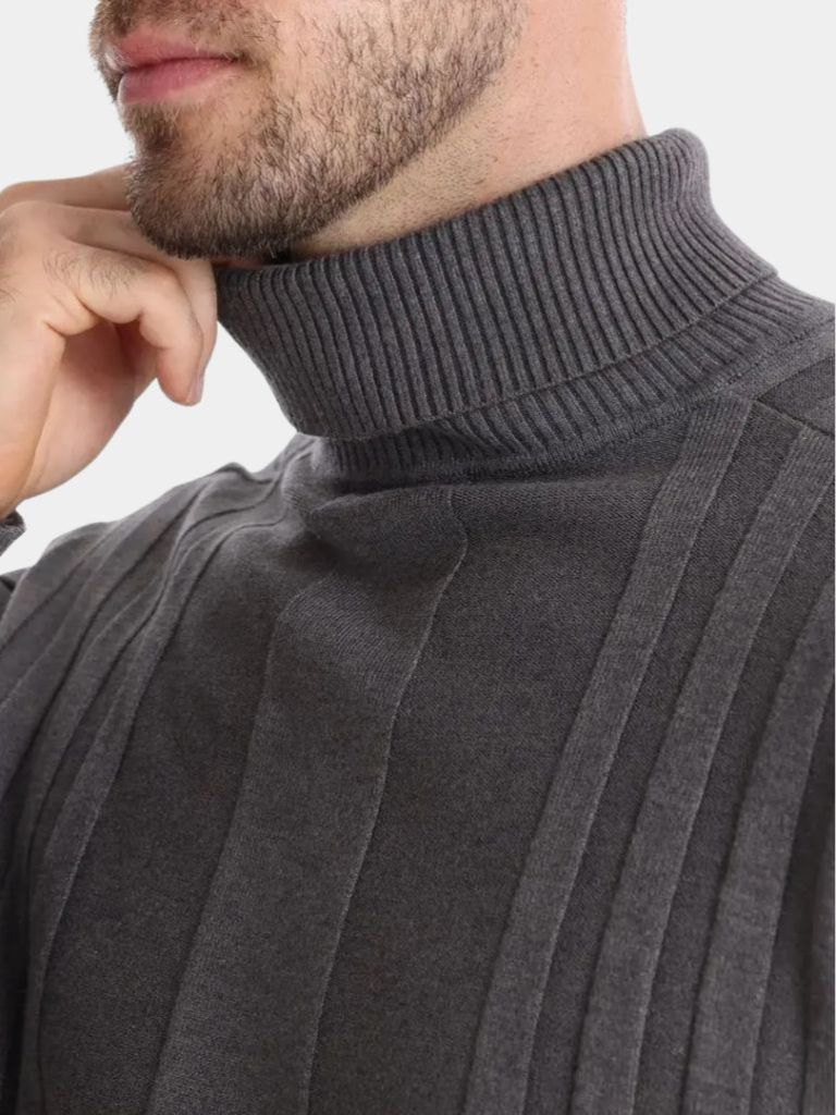 Julian | Signature Turtleneck Sweater