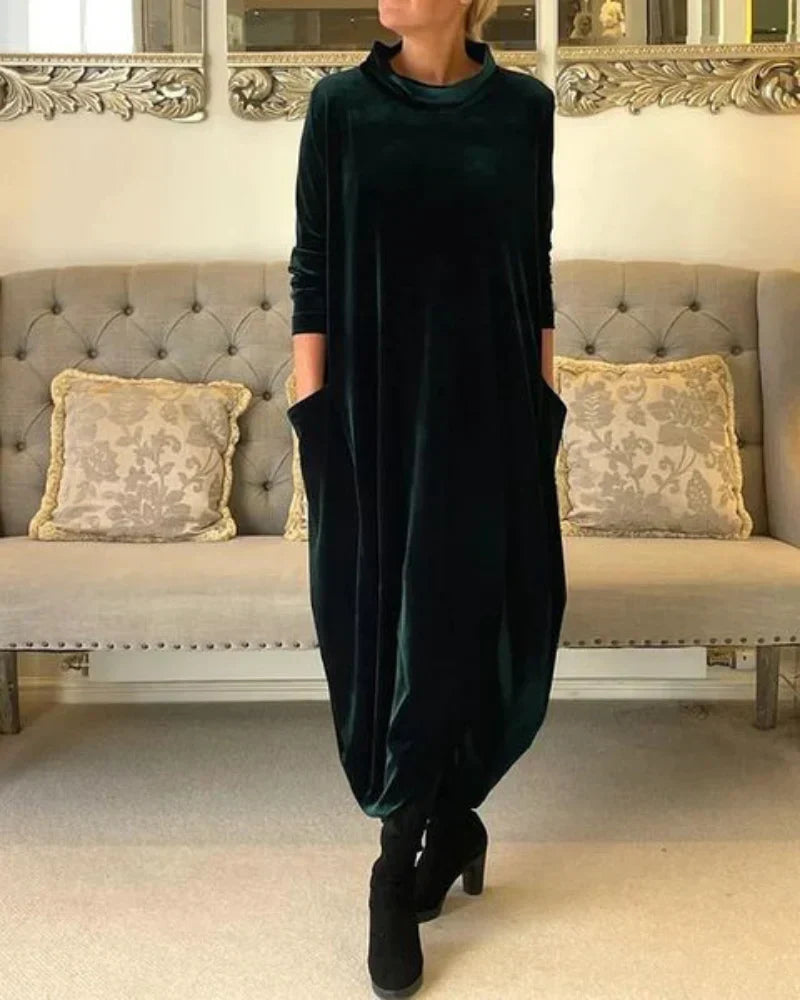 Mia | Cozy Velvet Turtleneck Dress